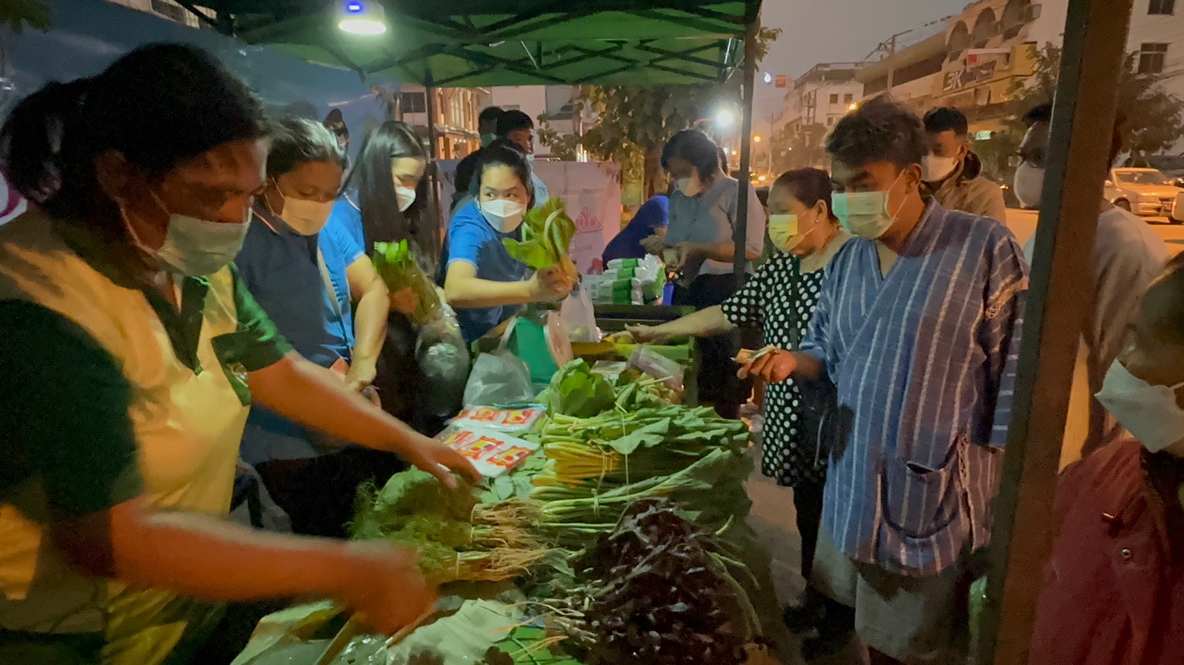 title - ส.ป.ก.สุโขทัย ร่วมใจส่งสุขปีใหม่ มอบให้ประชาชน
